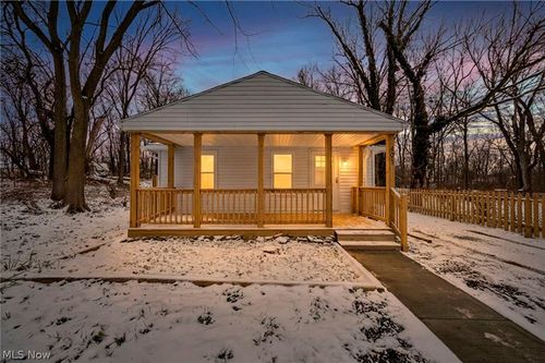 491 E 39th St, Lorain, OH, 44055-2327 | Card Image