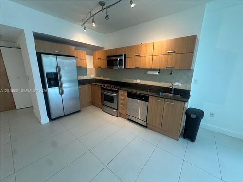 2008-350 S Miami Ave, Miami, FL, 33130-1923 | Card Image