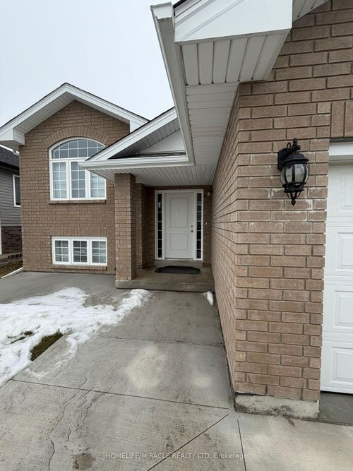 395 Magnolia Lane, Belle River, ON, N8L1B2 | Card Image