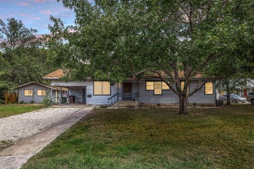 1017 Spruce St, Lockhart, TX, 78644-2437 | Card Image