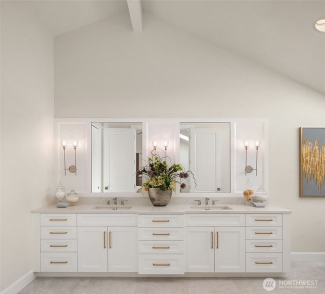 8620 N Mercer Way, House other with 5 bedrooms, 5 bathrooms and 3 parking in Mercer Island WA | Image 20