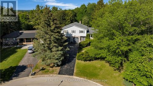 215 Mary Anne Dr, Barrie, ON, L4N4T1 | Card Image