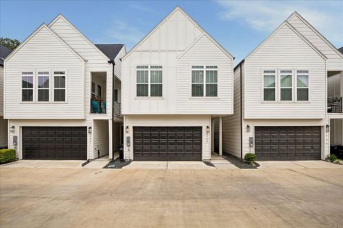 5709 White Magnolia St, Houston, TX, 77091-1636 | Card Image