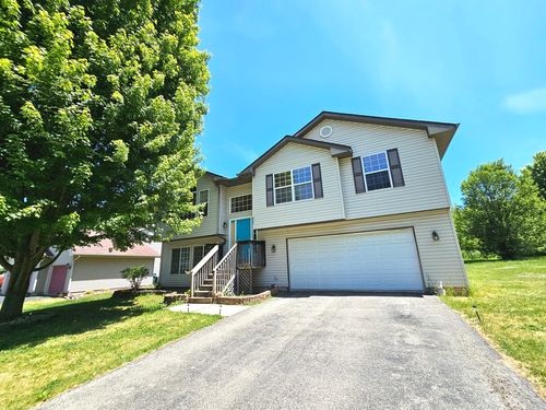 407 Staffordshire Dr Ne, Poplar Grove, IL, 61065-8757 | Card Image