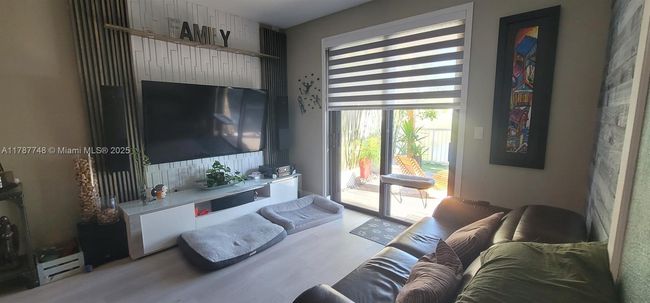 3445 W 92 Nd Pl, Townhouse with 3 bedrooms, 3 bathrooms and null parking in Hialeah FL | Image 5