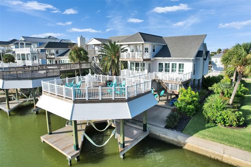 3910 Nueces Dr, Galveston, TX, 77554-1211 | Card Image