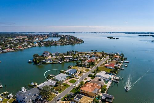 1440 Sea Gull Dr S, St Petersburg, FL, 33707-3835 | Card Image