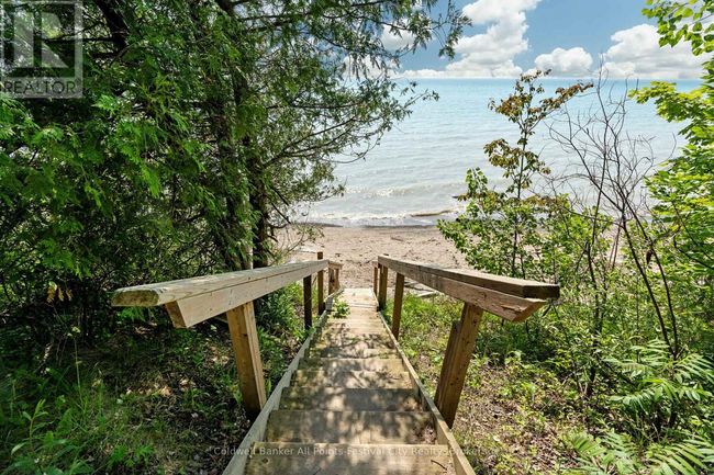 7 Andrew Cres, House other with 2 bedrooms, 1 bathrooms and 6 parking in Goderich ON | Image 37
