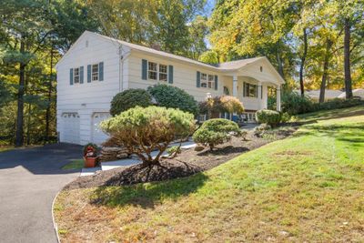 17 Old Oak Road, House other with 3 bedrooms, 3 bathrooms and null parking in Trumbull CT | Image 3