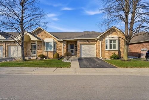 92 Northernbreeze St, Mount Hope, ON, L0R1W0 | Card Image