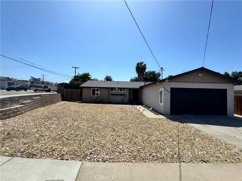 7549 Black Oak Rd, San Diego, CA, 92114-6039 | Card Image