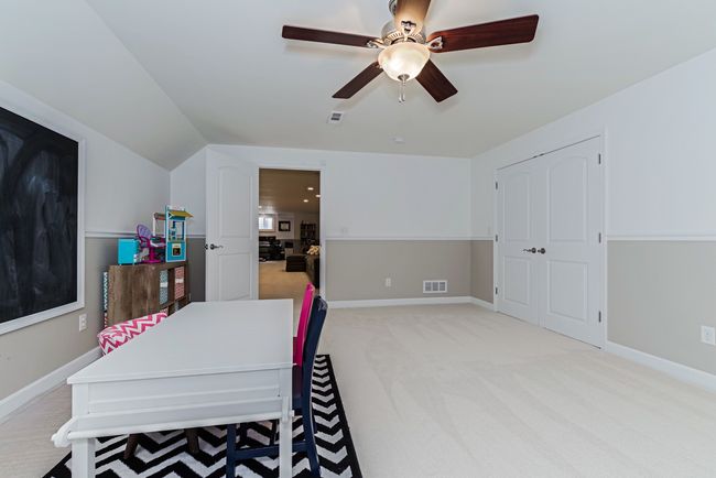 1619 W Meadowlark Dr, Home with 3 bedrooms, 3 bathrooms and null parking in Pontiac IL | Image 38