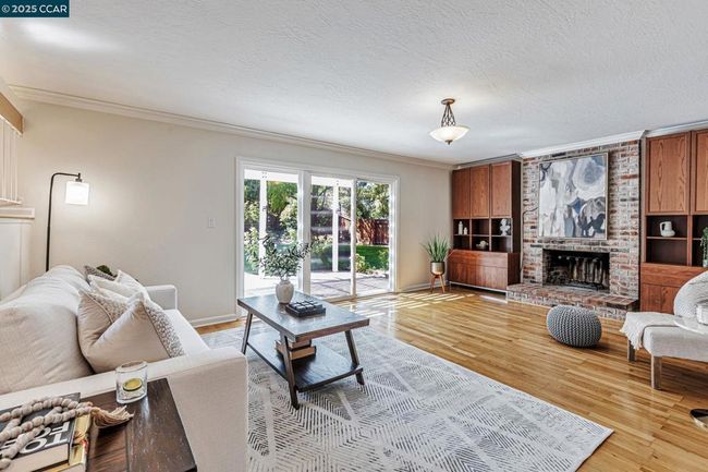 Family Room | Image 4