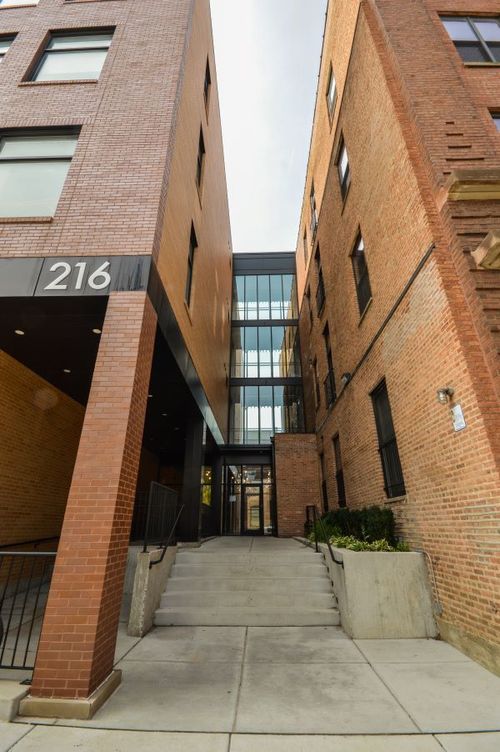 apt-103-216 N May St, Chicago, IL, 60607-1661 | Card Image