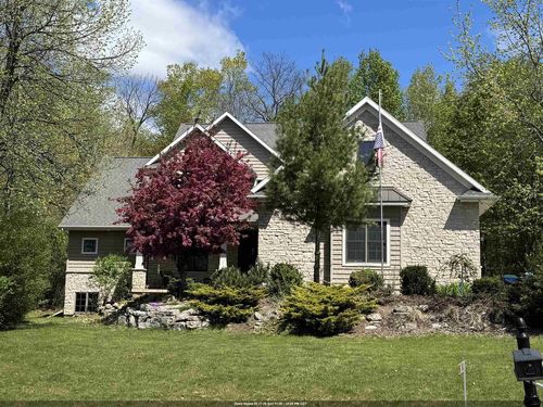 1387 Radcliff Road, NEENAH, WI, 54956 | Card Image