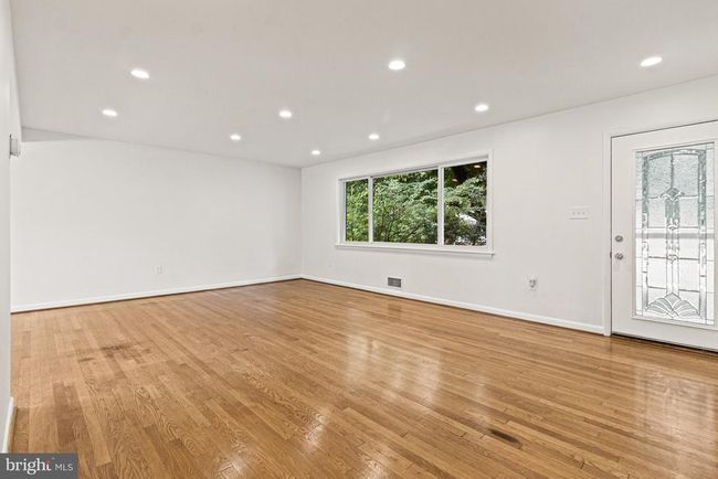 7119 Sea Cliff Rd, House other with 4 bedrooms, 3 bathrooms and null parking in MCLEAN VA | Image 5