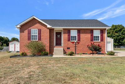 514 E Longview Dr, House other with 3 bedrooms, 2 bathrooms and 6 parking in Portland TN | Image 1