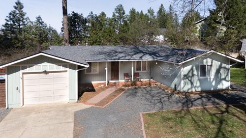 243 Shadowbrook Dr, Cave Junction, OR, 97523-9685 | Card Image