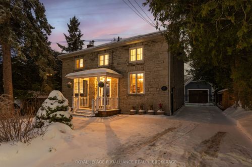 68 Collingwood St, Kingston, ON, K7L3X4 | Card Image