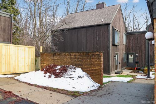 238 Falkirk Ct, Kalamazoo, MI, 49006-4355 | Card Image