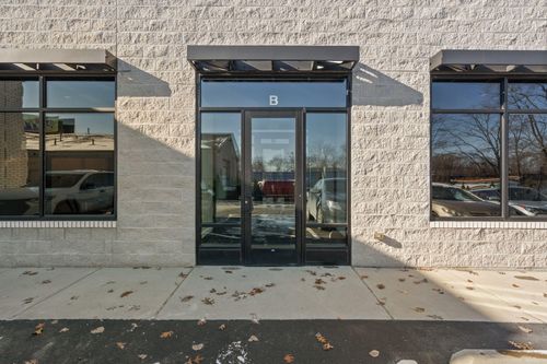 b-1120 W Us Highway 30, Schererville, IN, 46375-1555 | Card Image