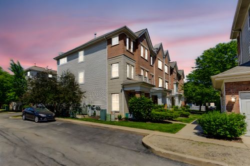 4716 N Lamon Ave, Chicago, IL, 60630-3838 | Card Image