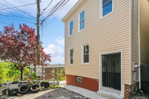 15 Stewart Pl, Yonkers, NY, 10701-3287 | Card Image