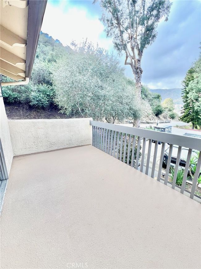 64 Avalon Terrace Rd, Condo with 2 bedrooms, 3 bathrooms and 1 parking in Avalon CA | Image 15