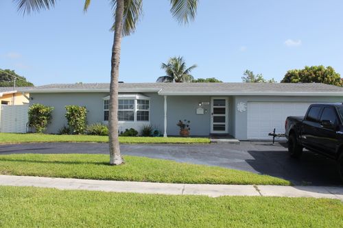 8571 Nw 24th Ct, Sunrise, FL, 33322-3325 | Card Image