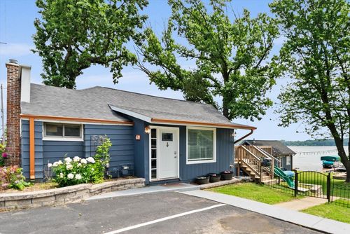620 Kopmeier Drive, Pewaukee, WI, 53072 | Card Image