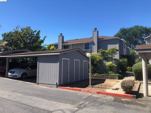 70 Scottsdale Way, Novato, CA, 94947-4716 | Card Image