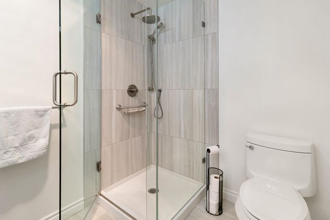 111 - 1785 Martin Dr, Condo with 2 bedrooms, 2 bathrooms and 1 parking in Surrey BC | Image 16