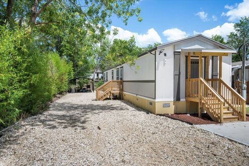 117 Royal St, Taylor, TX, 76574-4430 | Card Image
