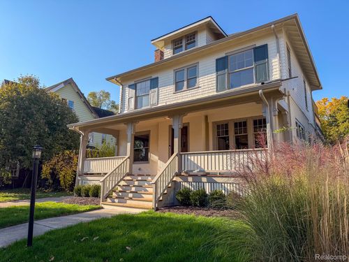 1419 Seyburn St, Detroit, MI, 48214-2449 | Card Image