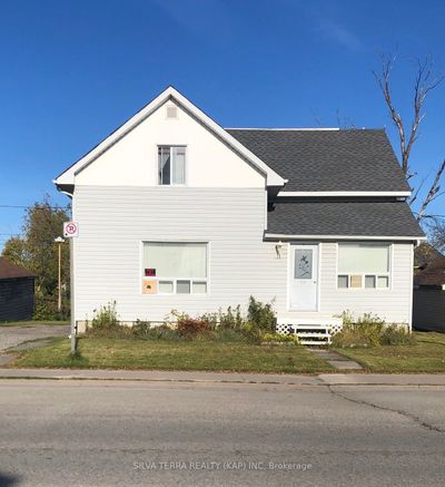 31 Cain Ave, House other with 3 bedrooms, 2 bathrooms and 2 parking in Kapuskasing ON | Image 1