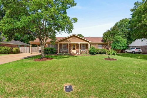 895 Barbara Lynn Dr, Collierville, TN, 38017-1403 | Card Image