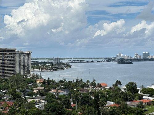 ph7-1000 Quayside Ter, Miami, FL, 33138 | Card Image