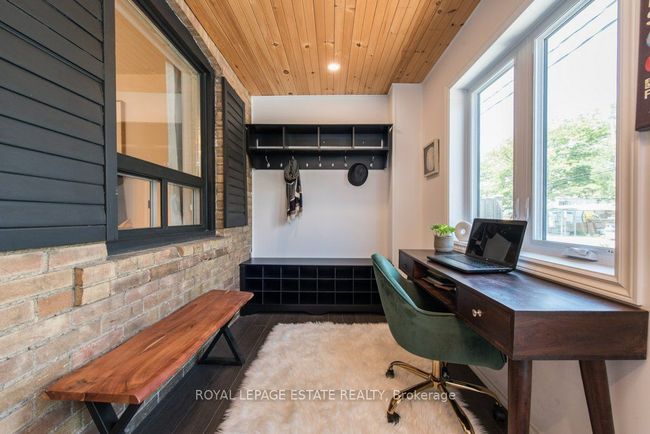 2311 Gerrard St E, House attached with 3 bedrooms, 2 bathrooms and null parking in Toronto ON | Image 6