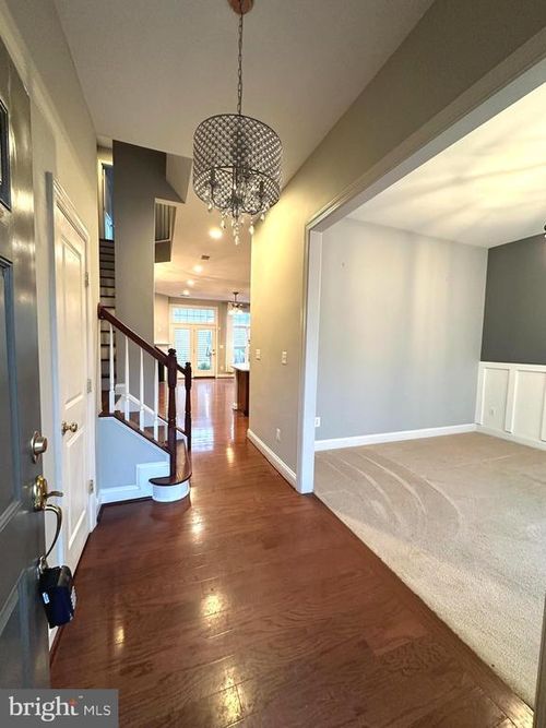 9032 Ribbon Falls Loop, BRISTOW, VA, 20136-6138 | Card Image