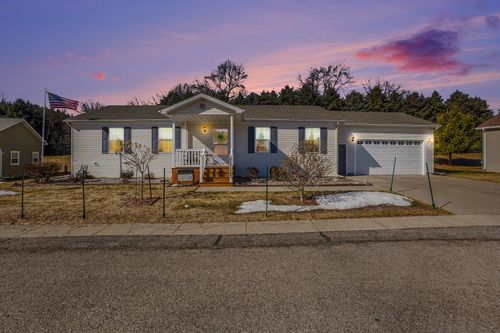 707 Peach Ln, Fremont, MI, 49412-9057 | Card Image
