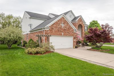 34841 Fontana Drive, Home with 4 bedrooms, 3 bathrooms and null parking in Sterling Heights MI | Image 3