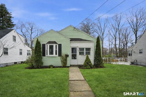 109 Westphal St, West Hartford, CT, 06110-1182 | Card Image