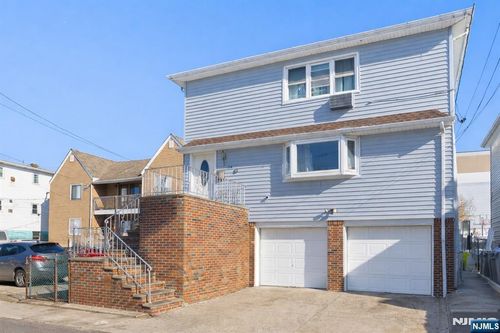 214 Morris St, Fairview, NJ, 07022-2339 | Card Image