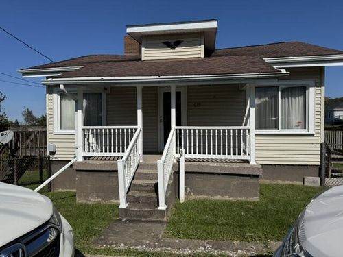629 3rd Street, Windsor Heights, WV, 26075 | Card Image