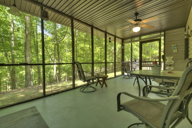 1292 Riverview Dr, Home with 3 bedrooms, 2 bathrooms and 2 parking in Ellijay GA | Image 19