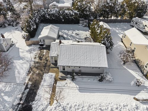 69 Coggeshall St, Dartmouth, MA, 02747-2817 | Card Image