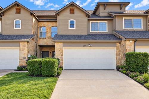 209 Wooded Glen Court, Arlington, TX, 76013 | Card Image