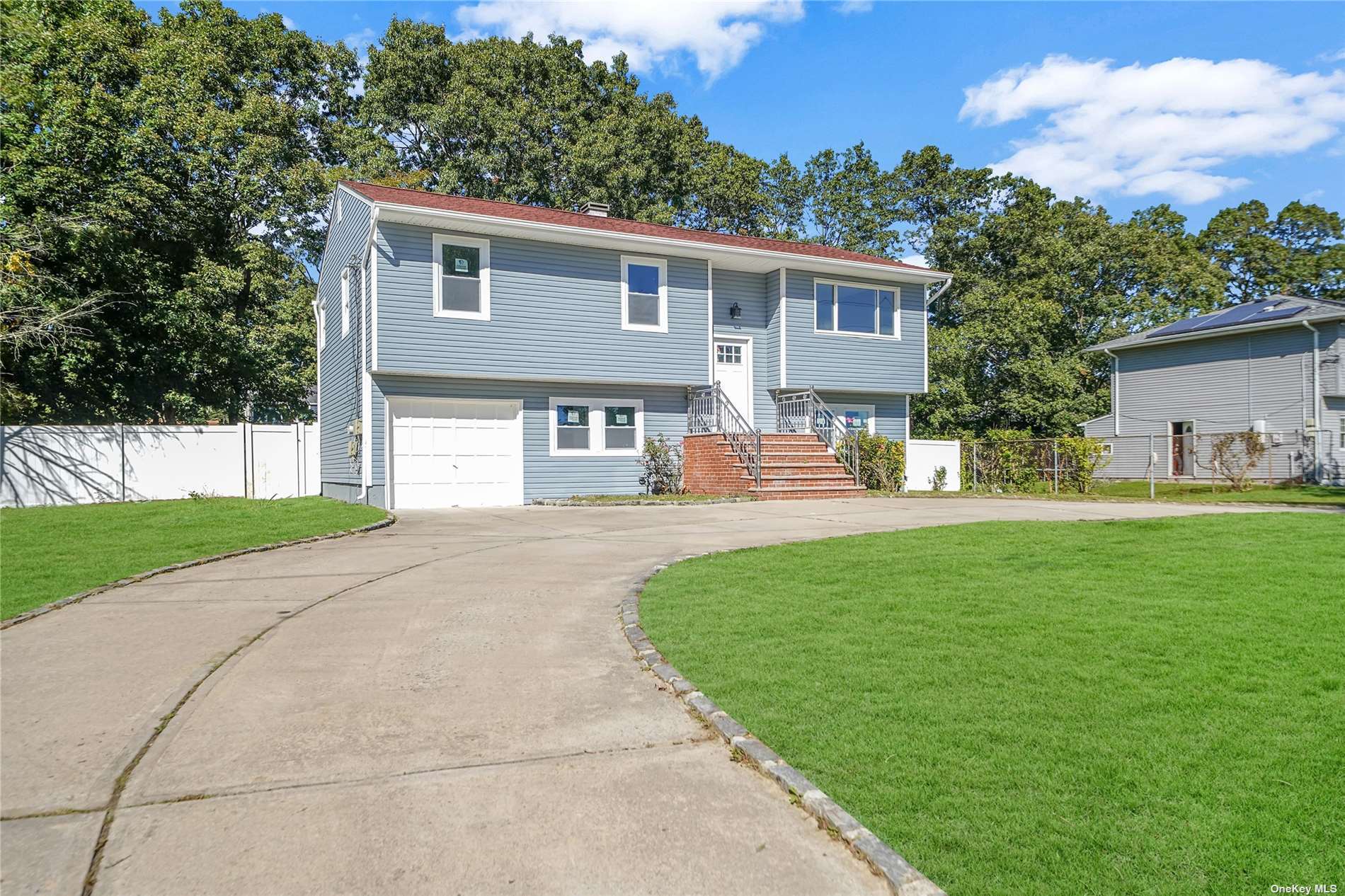 Stumpel St, Brentwood, NY 11717