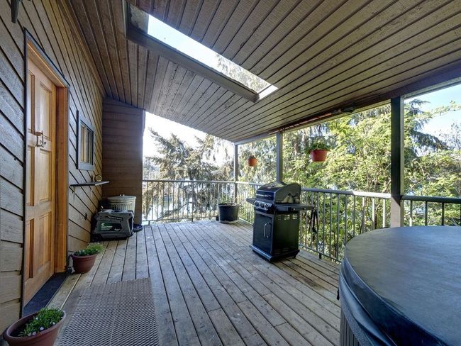 5006 Johnstone Road, House other with 3 bedrooms, 2 bathrooms and 2 parking in Madeira Park BC | Image 8