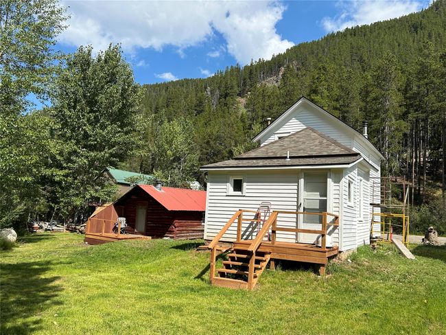 Back of house and "cabin" | Image 8
